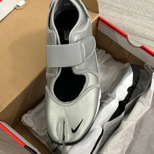 Nike Metallic Silver Air Rift